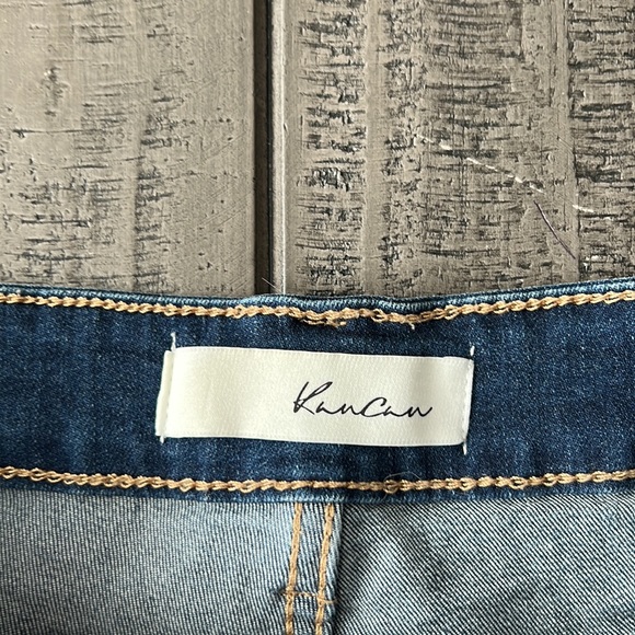 NWOT KanCan dark wash jean shorts, size 26 - Picture 4 of 8